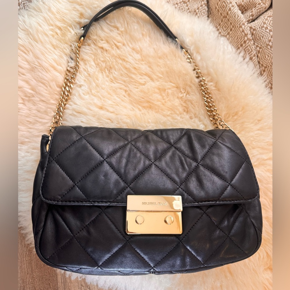 Michael Kors Sloan Large in like new conditions!The classiest bag of MK!